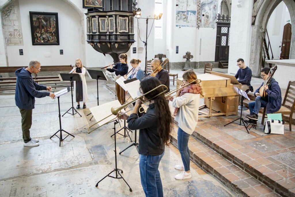 Ensembleprobe in der Katharinenkirche Lübeck, Meisterkurse 2021, © Foppe Schut